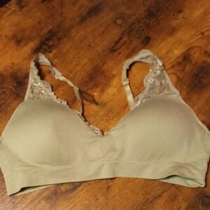Like New 38C Rampage Intimates green Feminine Lace Soft Padded Wirefree Bra